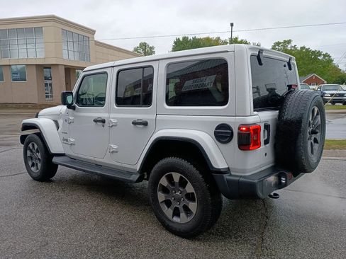 Used 2020 Jeep Wrangler Unlimited Sahara AWD/4WD image 8