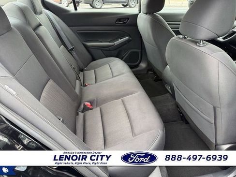 Used 2025 Nissan Altima 2.5 SV FWD image 11