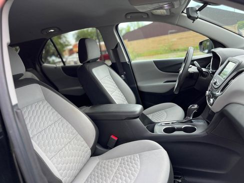 Used 2019 Chevrolet Equinox LS w/ LS Convenience Package FWD image 45