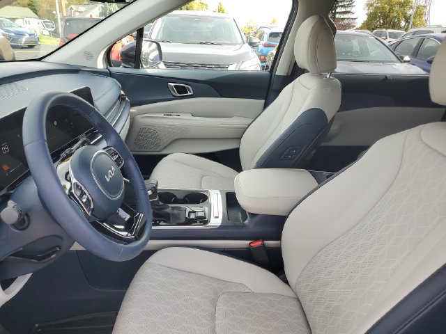 Certified 2026 Kia Carnival EX FWD image 17