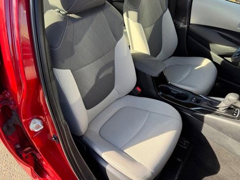 Used 2021 Toyota Corolla LE image 11