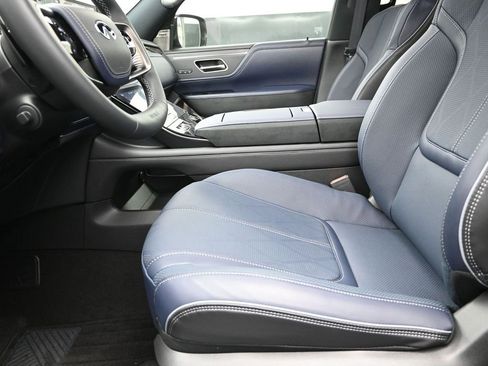 New 2026 INFINITI QX80 SPORT w/ Sport Exterior Package image 13