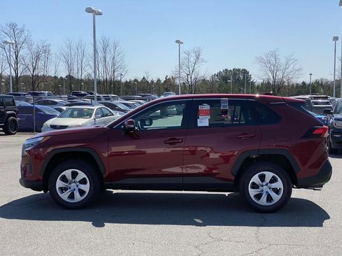 Used 2024 Toyota RAV4 LE FWD image 7
