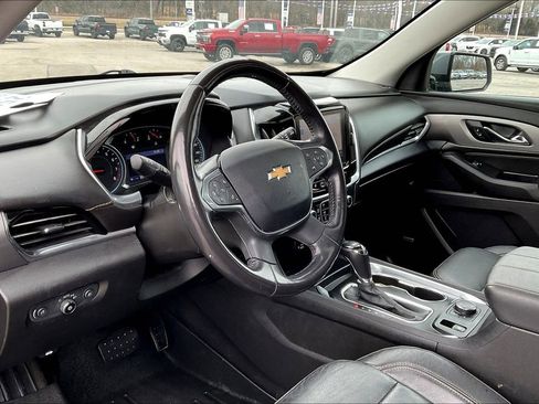 Used 2020 Chevrolet Traverse LT w/ LT Premium Package image 13