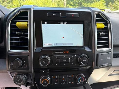 Used 2017 Ford F150 XLT w/ Equipment Group 302A Luxury AWD/4WD image 19