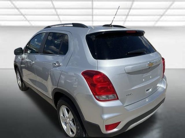 Used 2019 Chevrolet Trax LT w/ LT Convenience Package FWD image 3