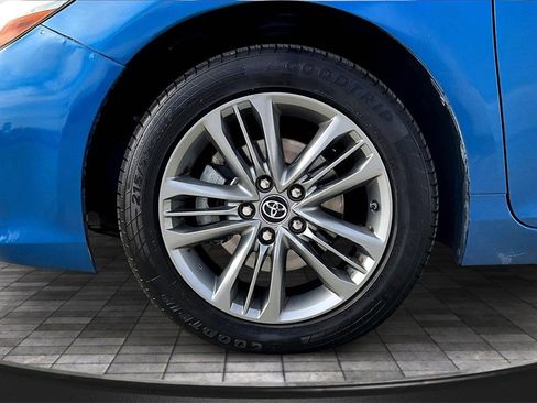 Used 2017 Toyota Camry SE image 9
