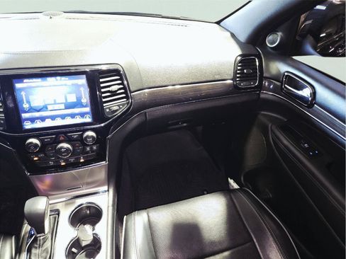 Used 2019 Jeep Grand Cherokee Overland AWD/4WD image 52