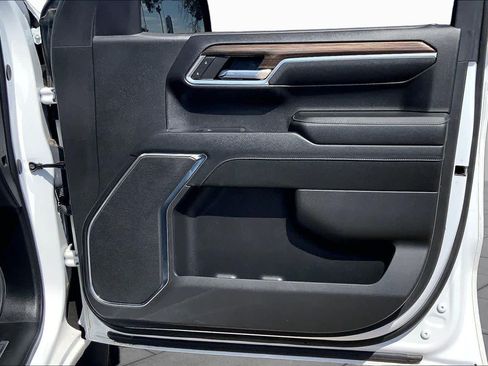 Used 2024 Chevrolet Silverado 1500 LT Trail Boss w/ Protection Package AWD/4WD image 23