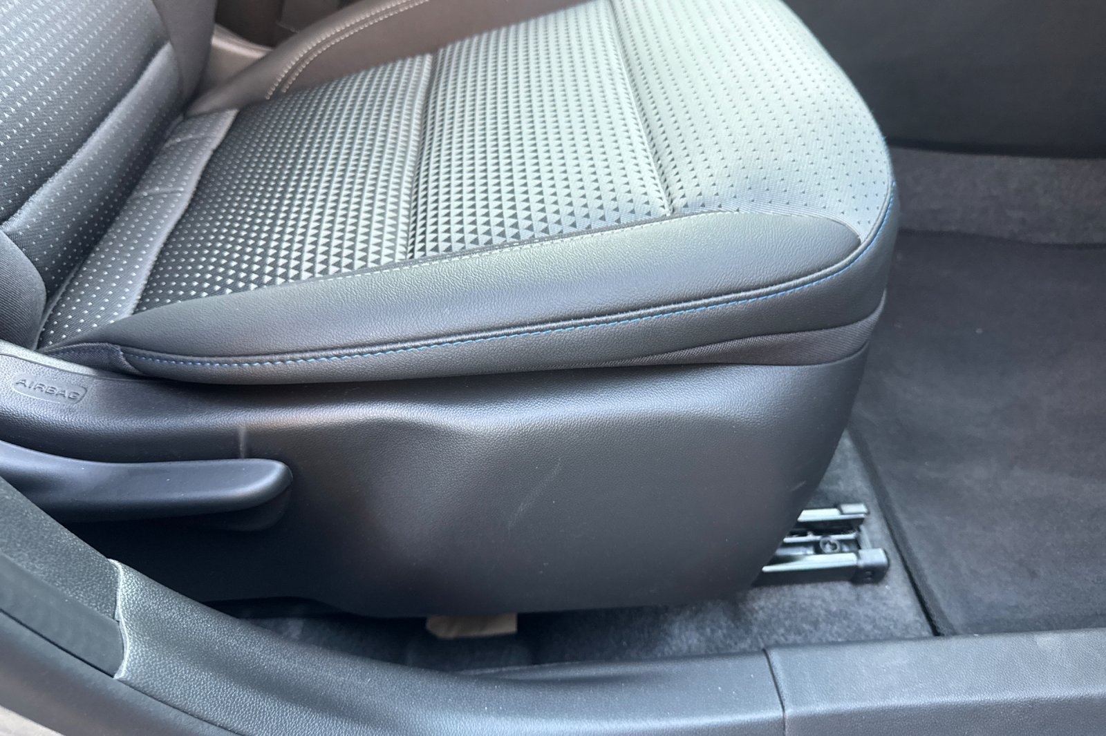 Used 2026 Chevrolet Trax LT w/ LT Convenience Package FWD image 24