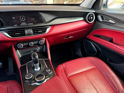 Used 2018 Alfa Romeo Stelvio AWD image 18