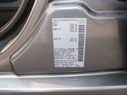 Used 2024 Nissan Altima 2.5 SV FWD image 33