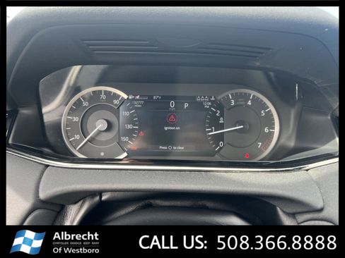 Used 2023 Land Rover Range Rover Evoque R-Dynamic SE image 28