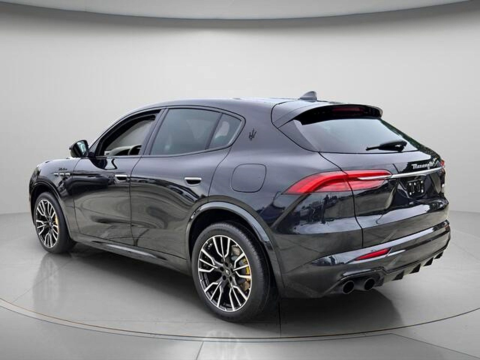 Used 2023 Maserati Grecale Modena AWD/4WD image 8
