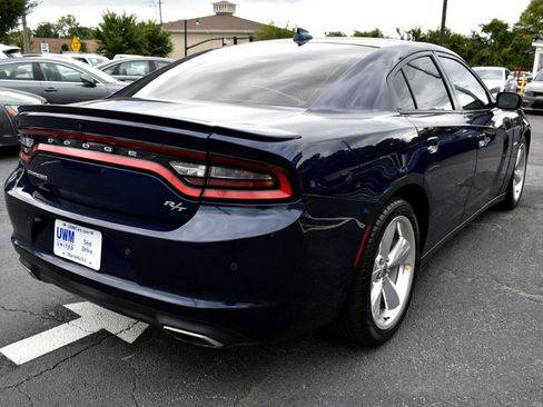 Used 2017 Dodge Charger R/T w/ Premium Group image 6