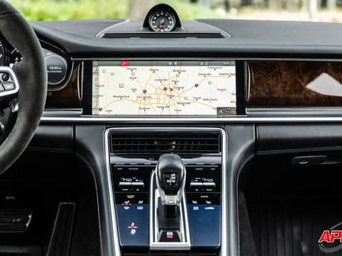 Used 2018 Porsche Panamera 4S image 18