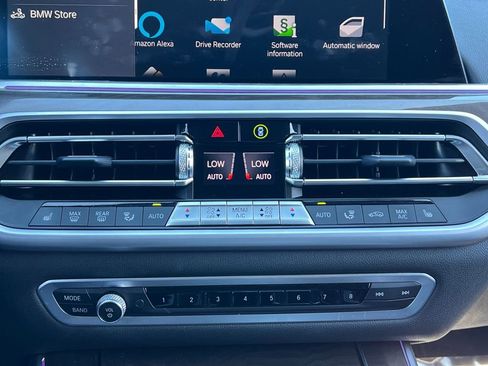 Used 2022 BMW X5 xDrive40i w/ Premium Package image 22