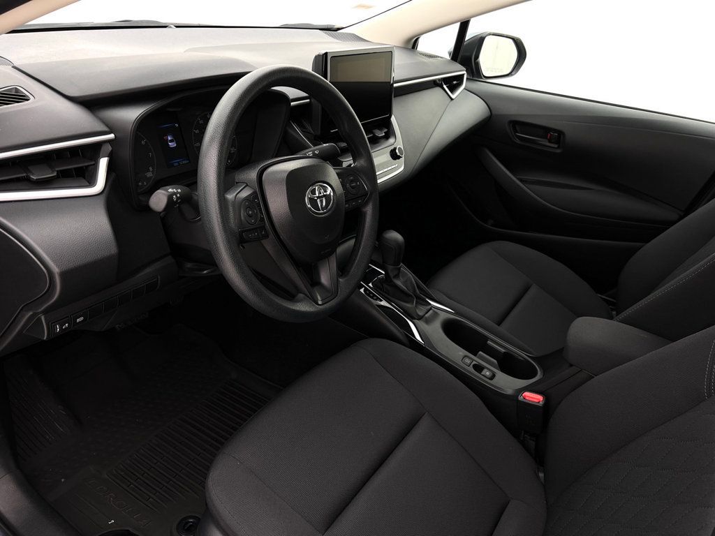 Used 2025 Toyota Corolla LE FWD image 12
