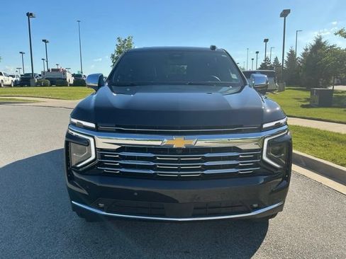 Used 2025 Chevrolet Suburban Premier w/ Sun And Tow Package AWD/4WD image 9