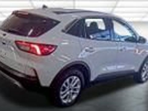 Used 2022 Ford Escape SE image 13