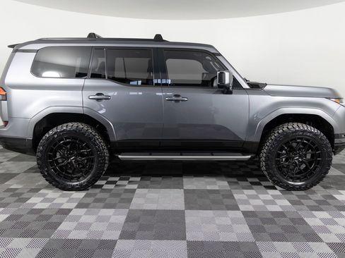 Used 2025 Lexus GX 550 image 9