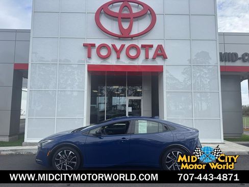 Used 2025 Toyota Prius Plug-In Hybrid image 1