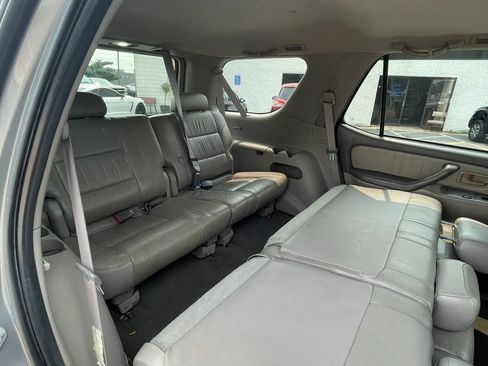 Used 2002 Toyota Sequoia Limited RWD image 29