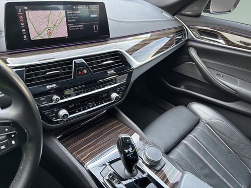 Used 2020 BMW 530i w/ Premium Package image 12