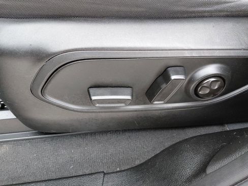 Used 2023 Jeep Grand Cherokee Laredo w/ Luxury Tech Group I image 44