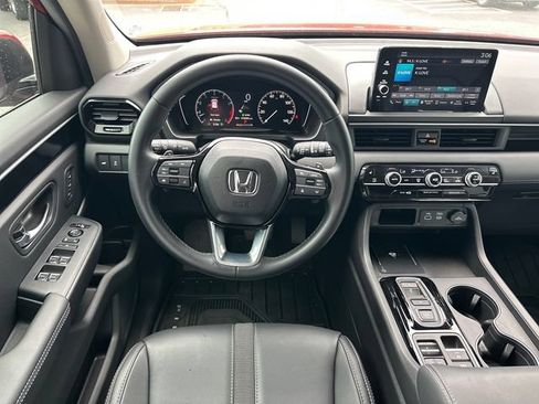 Used 2025 Honda Pilot EX-L image 10