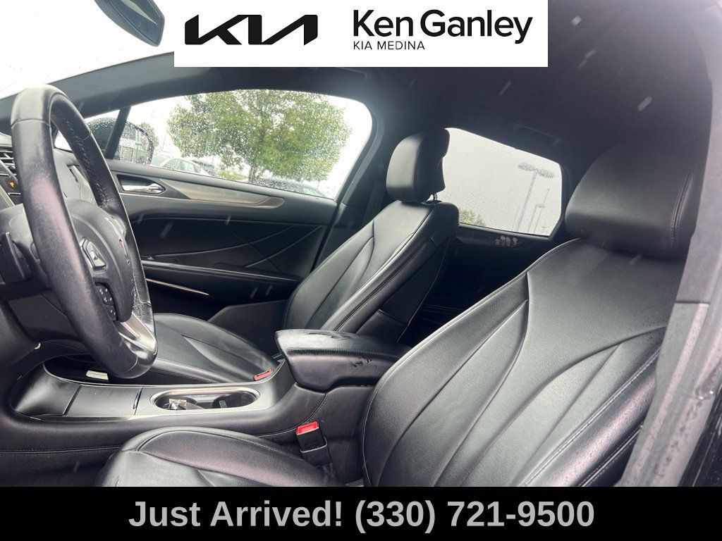 Used 2017 Lincoln MKC Premiere FWD image 11