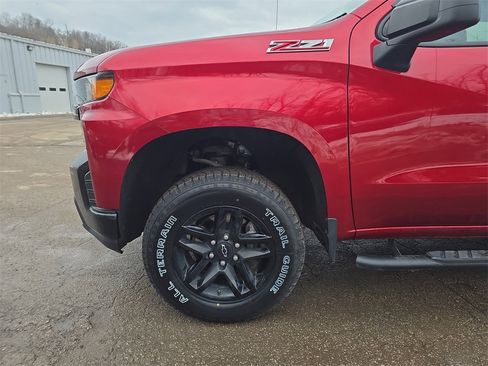 Used 2021 Chevrolet Silverado 1500 Custom Trail Boss w/ LPO, Dark Essentials Package image 8