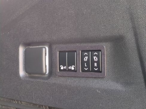 Used 2023 GMC Yukon XL Denali Ultimate image 34