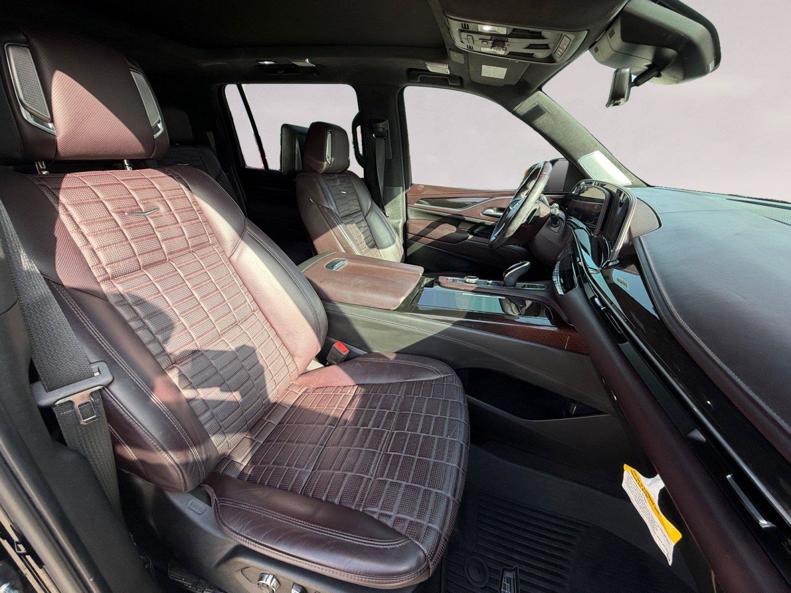 Certified 2023 Cadillac Escalade ESV Sport Platinum w/ LPO, Floor Liner Package AWD/4WD image 15