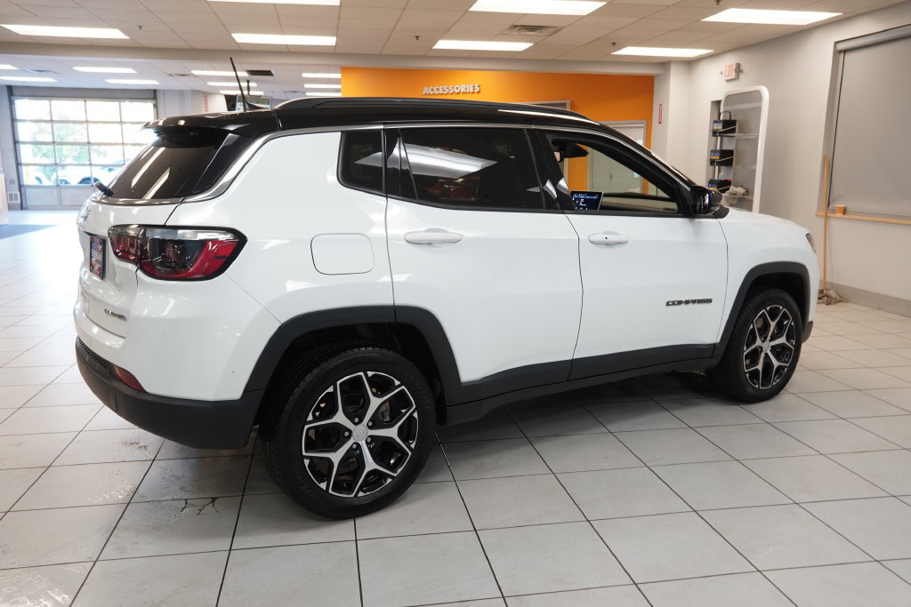 Used 2024 Jeep Compass Limited AWD/4WD image 11