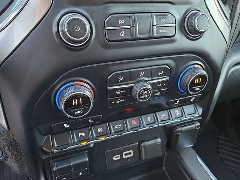 Used 2020 Chevrolet Silverado 1500 LT Trail Boss image 27