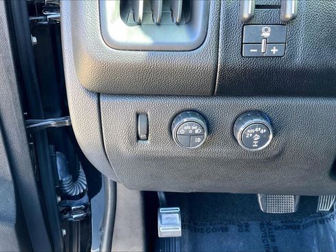 Used 2018 Chevrolet Colorado ZR2 w/ ZR2 Midnight Special Edition image 32