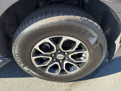 Used 2024 Ford Expedition XLT image 38