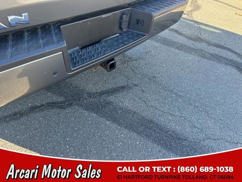 Used 2021 Nissan Titan SV w/ SV Convenience Package image 12