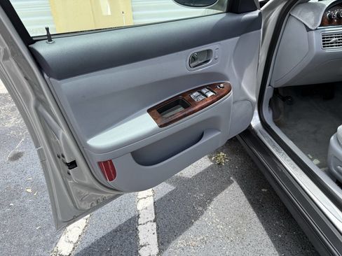 Used 2007 Buick LaCrosse CX FWD image 10