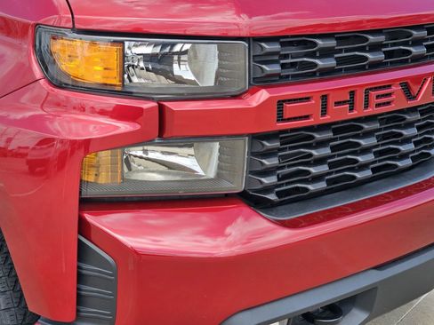 Used 2022 Chevrolet Silverado 1500 Custom w/ Safety Confidence Package AWD/4WD image 11