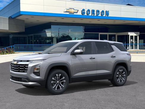 New 2026 Chevrolet Equinox LT w/ Convenience Package II image 2