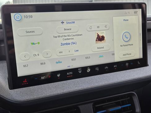New 2025 Ford Maverick XLT w/ XLT Luxury Package AWD/4WD image 15