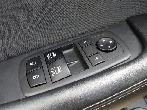 Used 2019 Dodge Challenger SXT RWD image 27