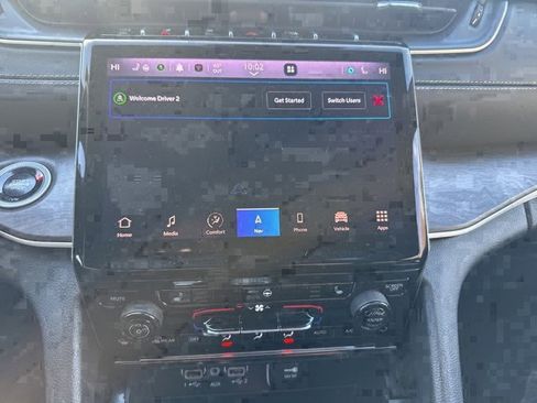 Certified 2025 Jeep Grand Cherokee L Limited w/ Black Appearance Package image 11