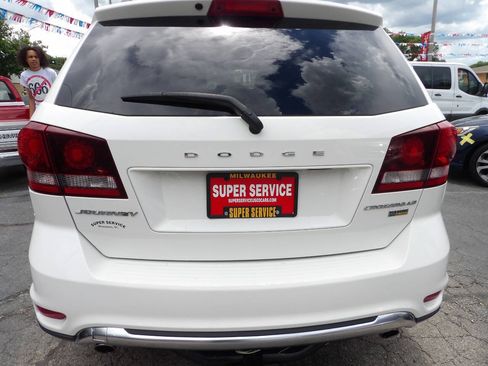 Used 2017 Dodge Journey Crossroad FWD image 4