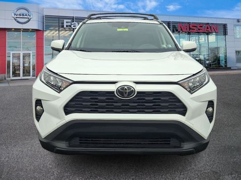 Used 2020 Toyota RAV4 XLE Premium image 2