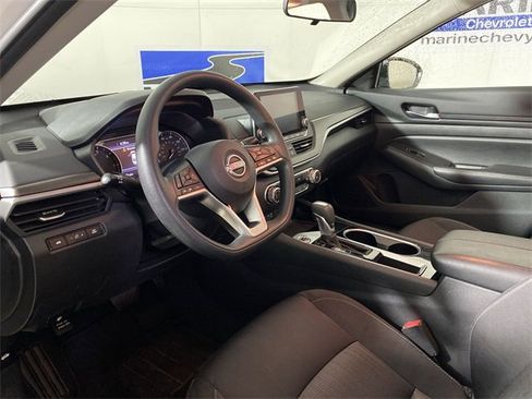 Used 2024 Nissan Altima 2.5 SV image 15
