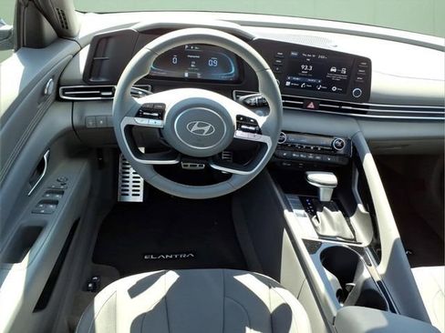 New 2026 Hyundai Elantra SEL Sport FWD image 13