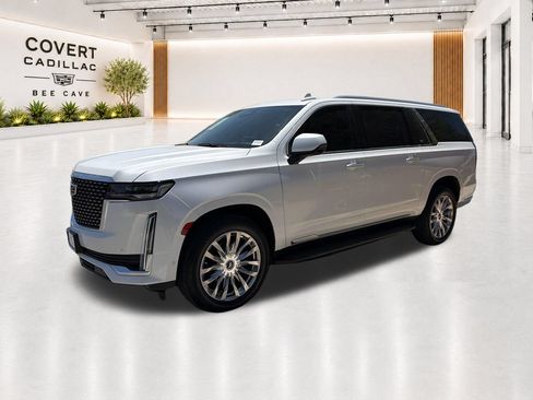 Used 2021 Cadillac Escalade ESV Premium Luxury AWD/4WD image 4